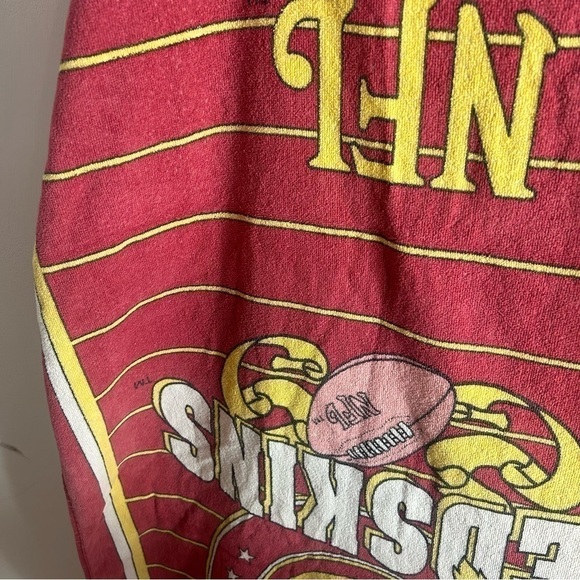 Vintage Washington Redskins Beach Towel 1993 Red Gold Football - Picture 8 of 8
